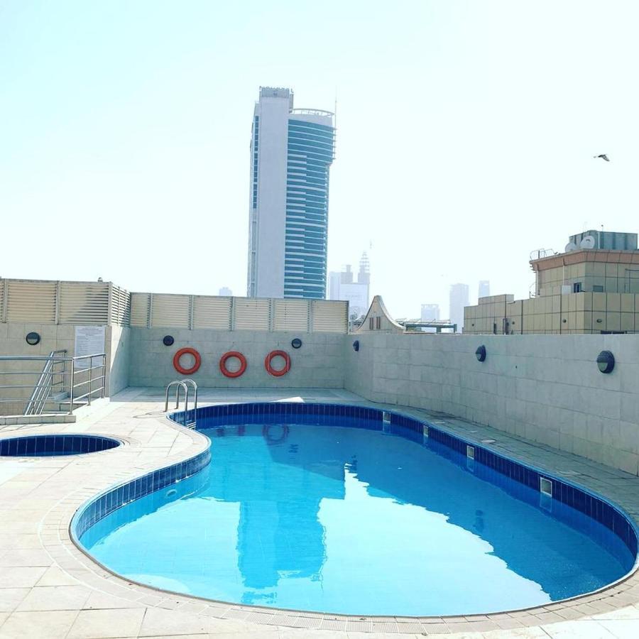 Ladies Only-Anaruby Backpackers - Metro Station Mashreq Dubái Exterior foto